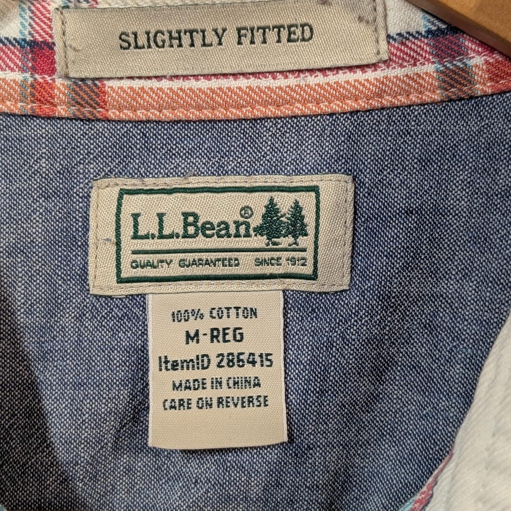 L.L. Bean Slightly Fitted Plaid Shirt Men's M-Reg Green White Red Button - Picture 5 of 12